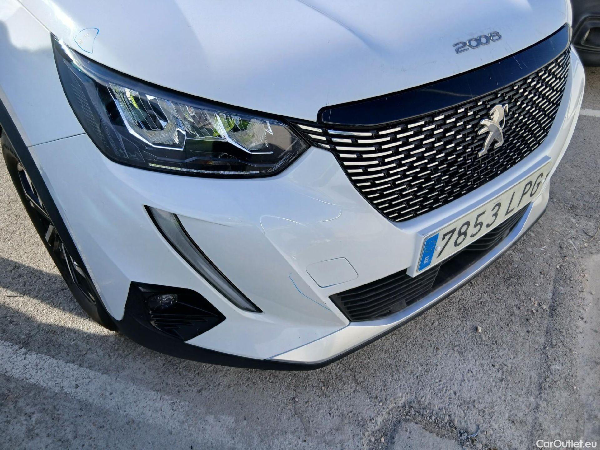  Peugeot  2008 PEUGEOT  / 2019 / 5P / todoterreno Allure Pack BlueHDI 81kW (110CV) (AC) #5