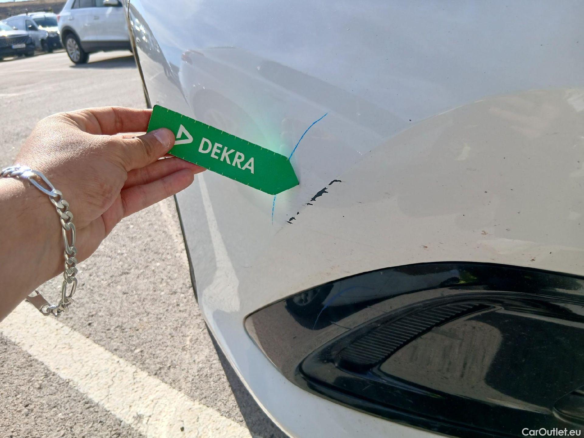  Toyota  Auris TOYOTA  / 2015 / 5P / berlina con portón 1.8 140H Hybrid Business #8