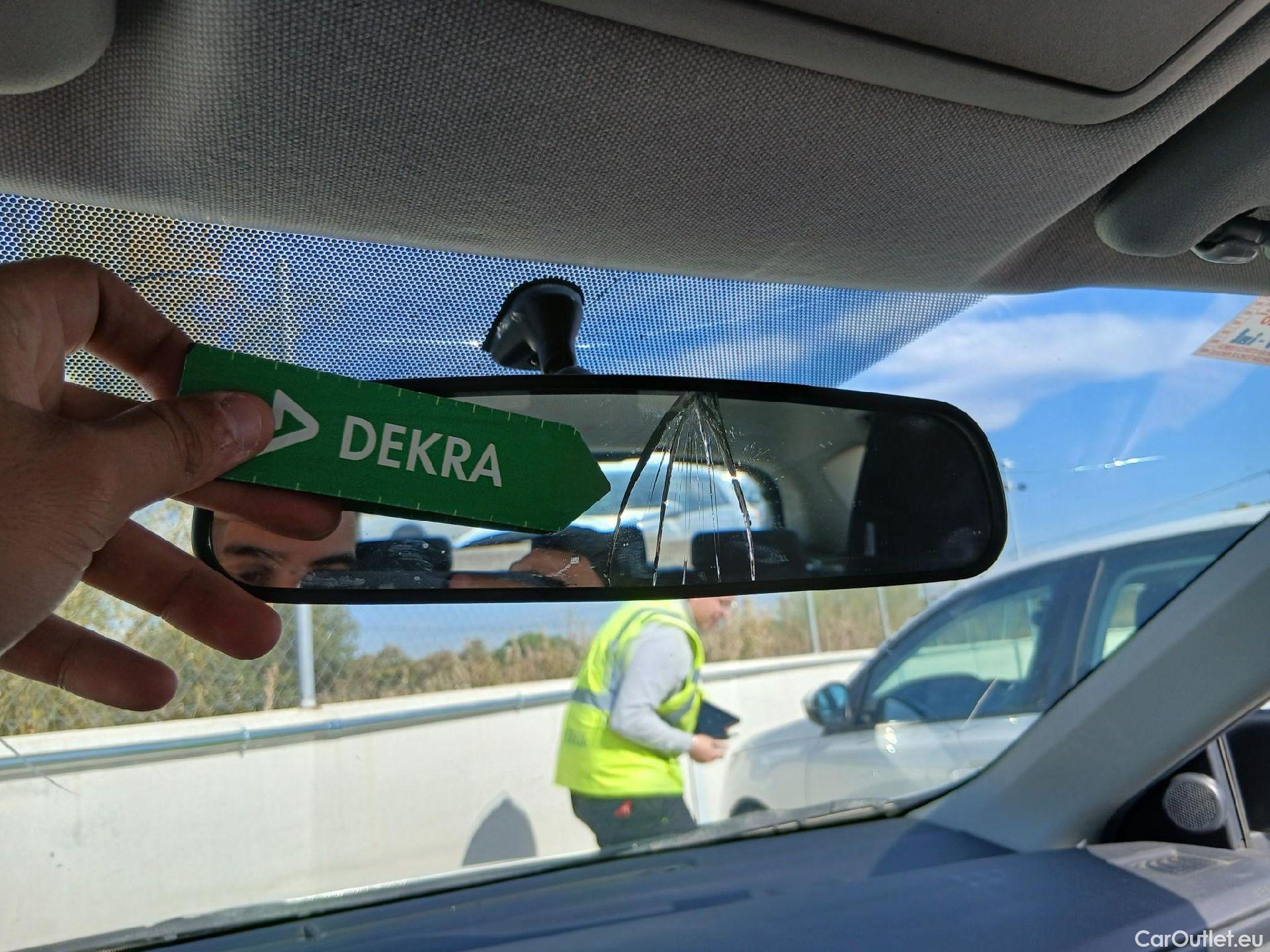  Toyota  Auris TOYOTA  / 2015 / 5P / berlina con portón 1.8 140H Hybrid Business #11