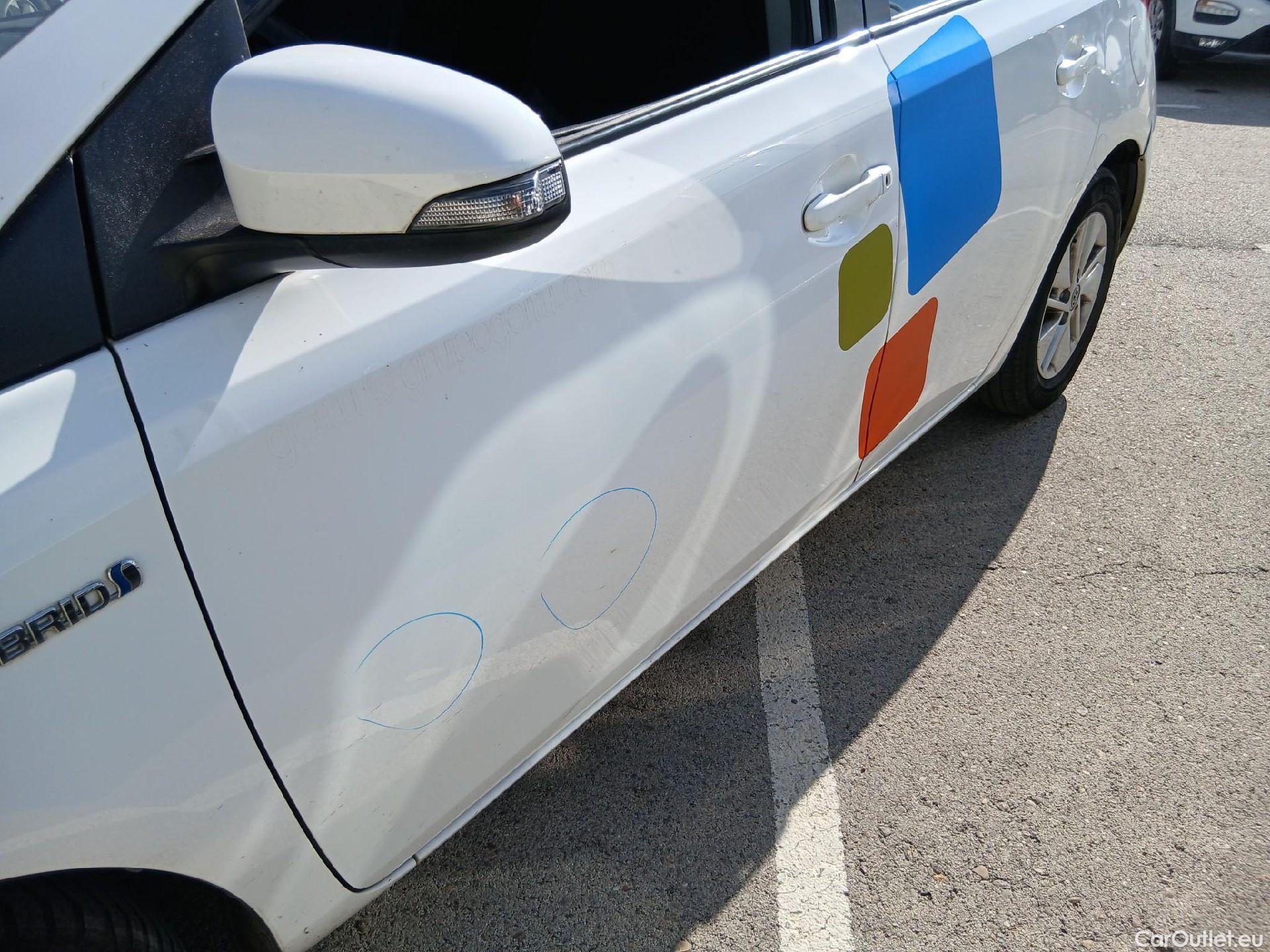  Toyota  Auris TOYOTA  / 2015 / 5P / berlina con portón 1.8 140H Hybrid Business #19