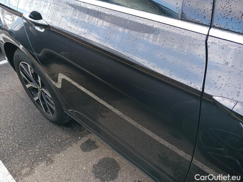  Volkswagen  Passat VOLKSWAGEN  / 2019 / 5P / familiar Variant Executive 2.0 TDI 110kW DSG #17