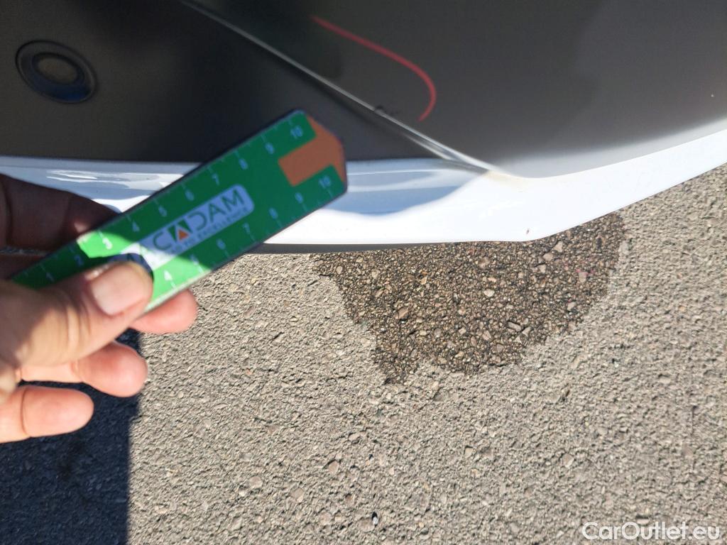  Hyundai   Ioniq HYUNDAI / 2019 / 5P / berlina con portón 1.6 GDI PHEV Klass DCT #60