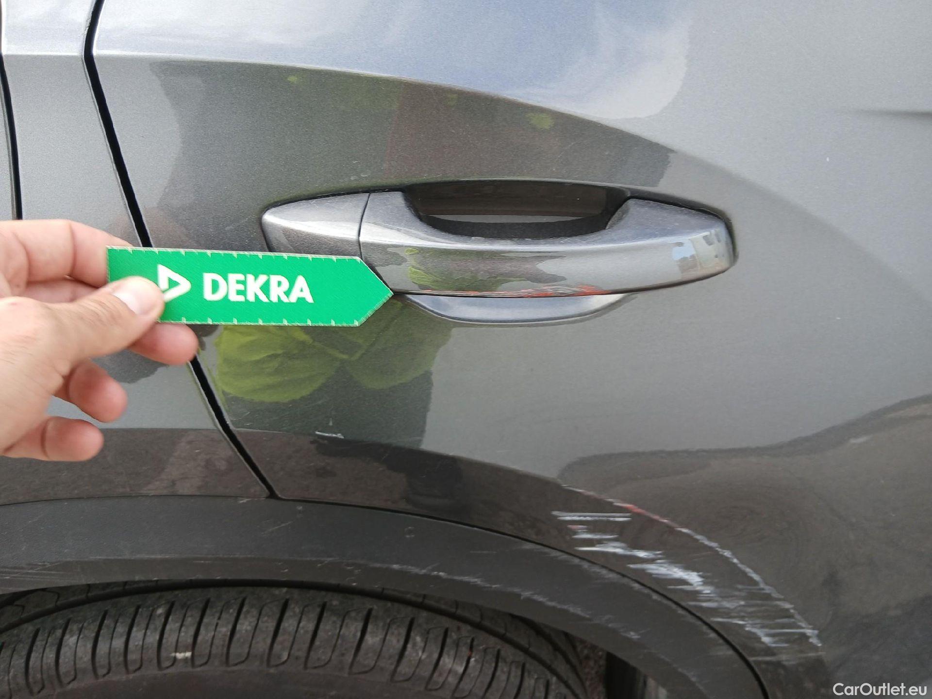  Volkswagen  T-ROC VOLKSWAGEN  / 2017 / 5P / todoterreno Advance 1.0 TSI 81kW (110CV) #25