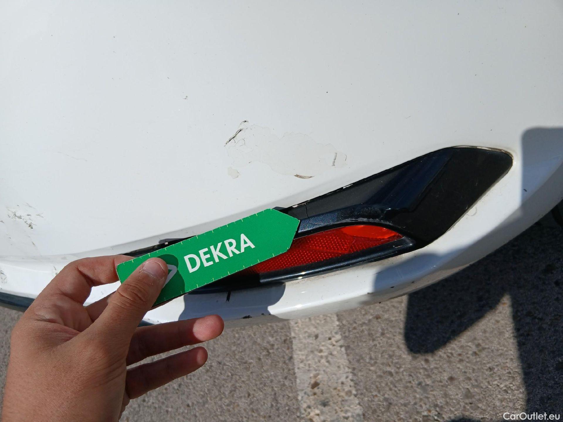  Toyota  Auris TOYOTA  / 2015 / 5P / berlina con portón 1.8 140H Hybrid Business #34