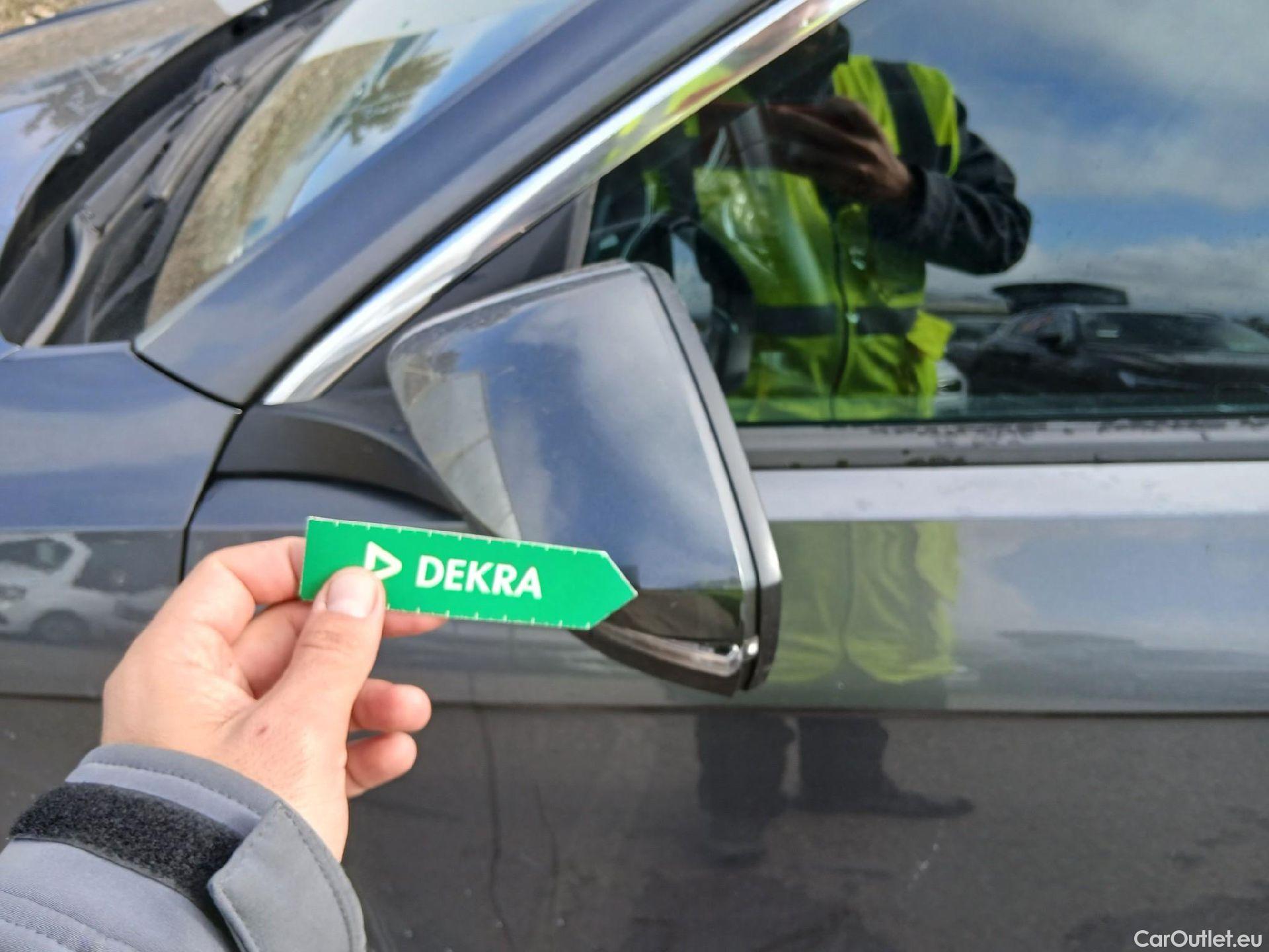  Volkswagen  T-ROC VOLKSWAGEN  / 2017 / 5P / todoterreno Advance 1.0 TSI 81kW (110CV) #7