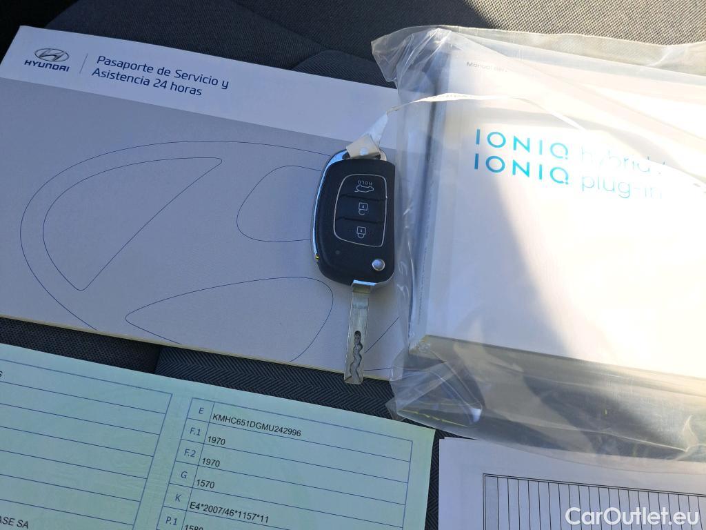  Hyundai   Ioniq HYUNDAI / 2019 / 5P / berlina con portón 1.6 GDI PHEV Klass DCT #2