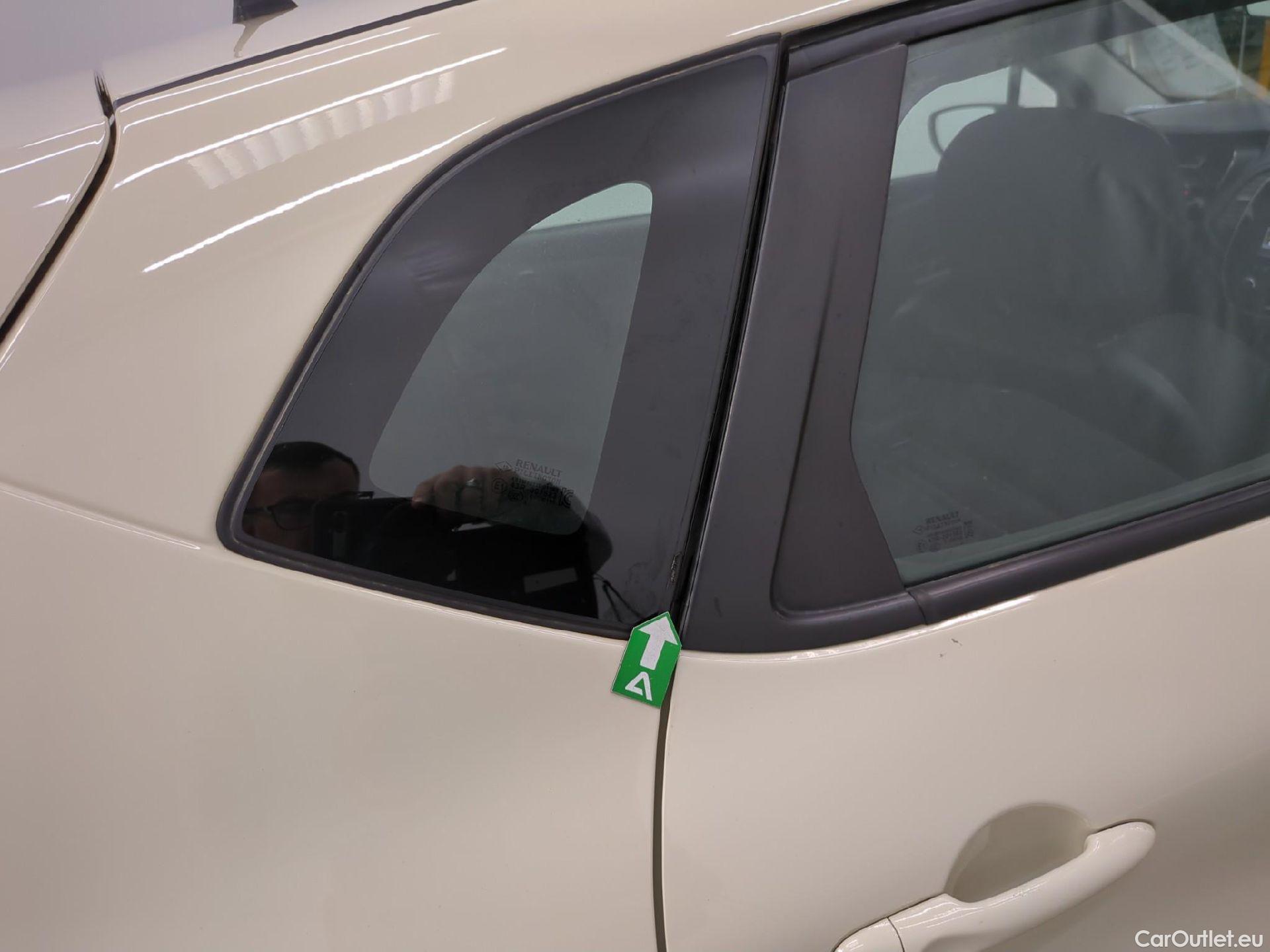  Renault  Captur  5p Crossover Business dCi 90 / TRANSFO VP/VF #33