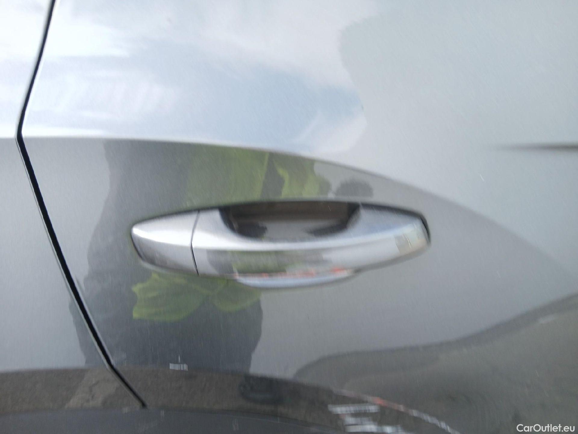  Volkswagen  T-ROC VOLKSWAGEN  / 2017 / 5P / todoterreno Advance 1.0 TSI 81kW (110CV) #26