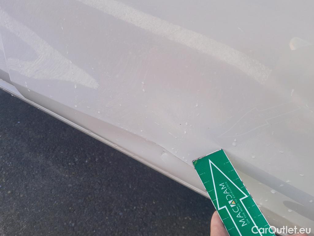  Volkswagen  Golf  VOLKSWAGEN / 2020 / 5P / berlina con portón 2.0 TDI 85kW (115CV) #6