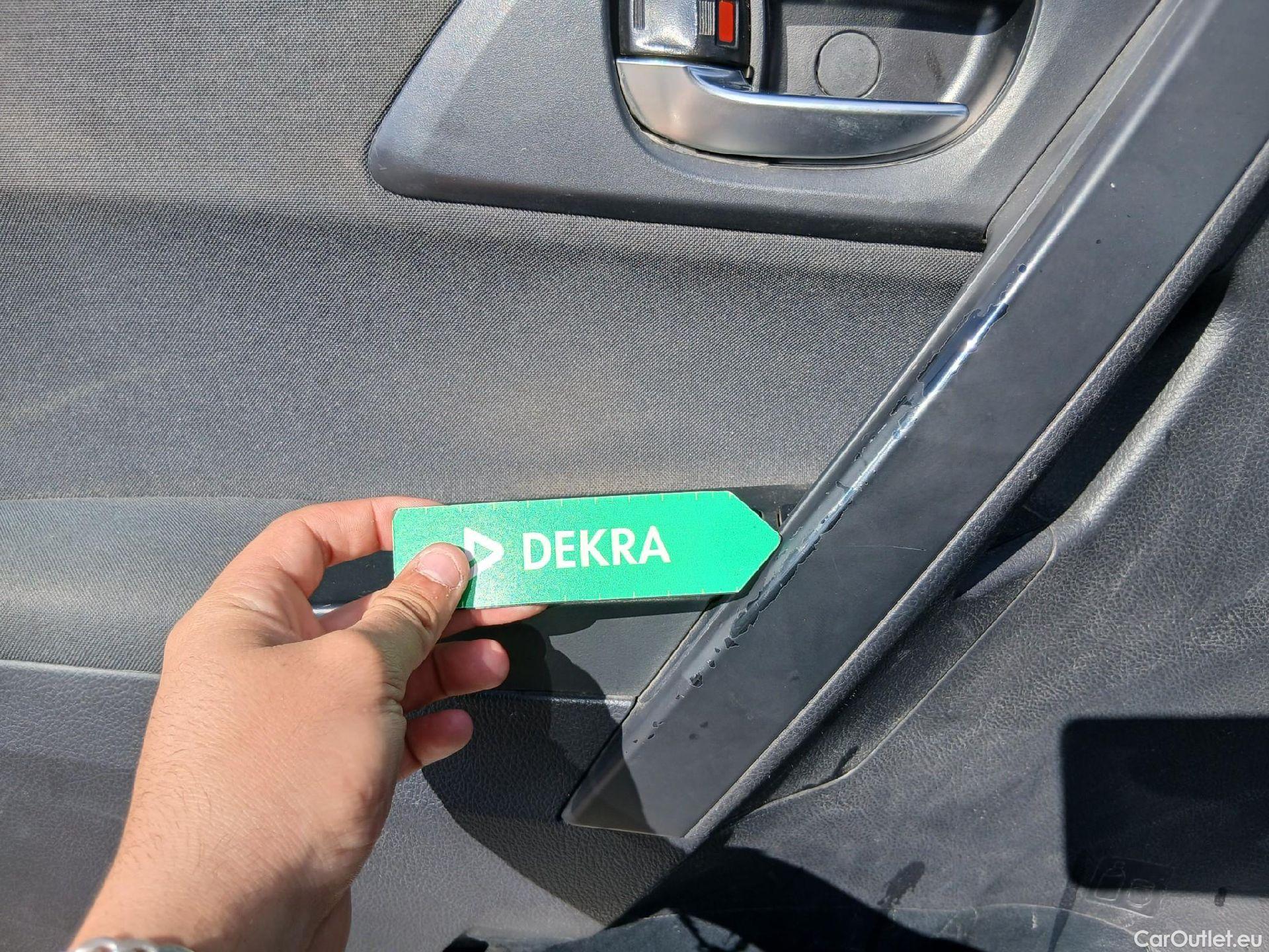  Toyota  Auris TOYOTA  / 2015 / 5P / berlina con portón 1.8 140H Hybrid Business #24