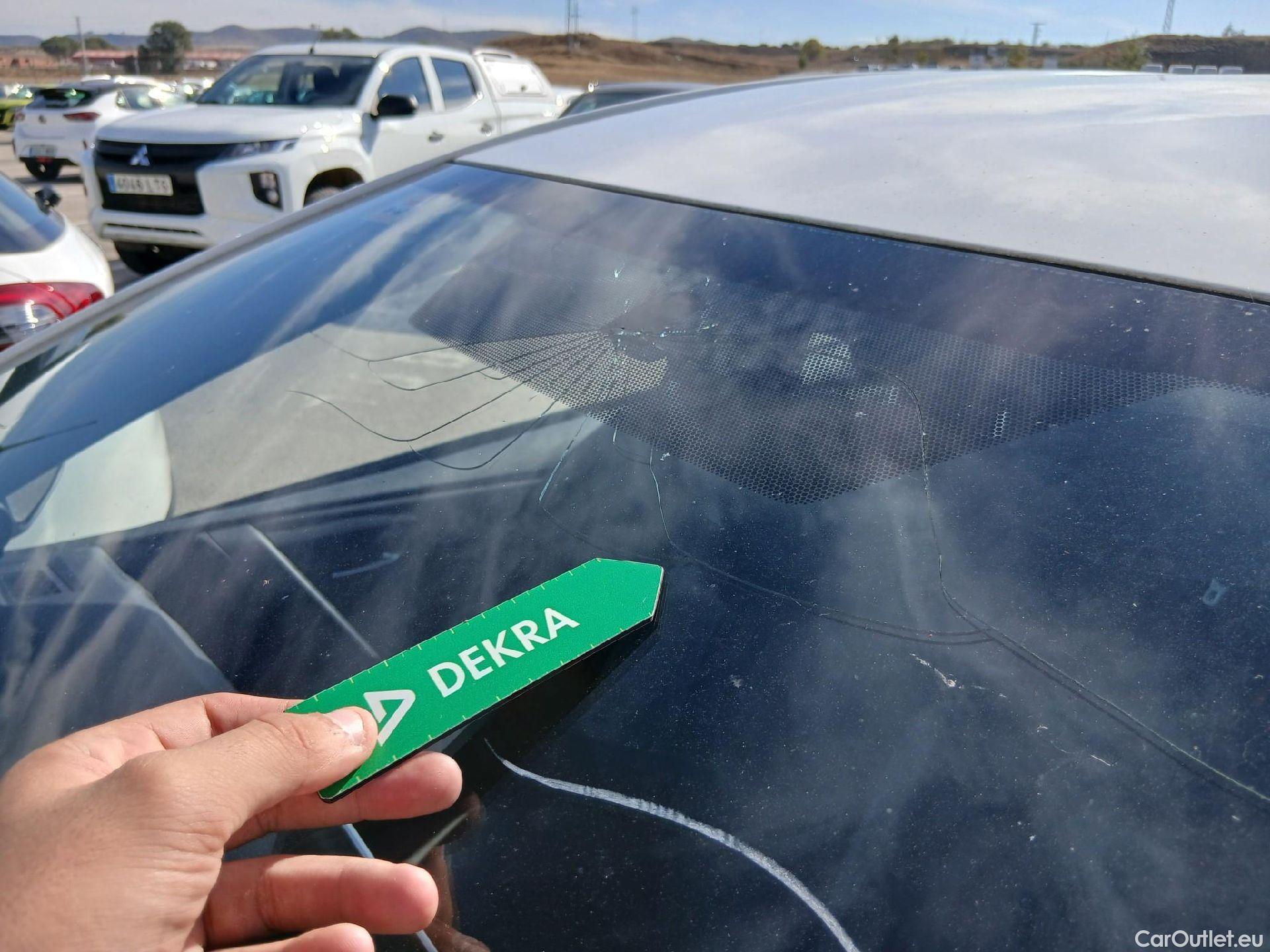  Toyota  Auris TOYOTA  / 2015 / 5P / berlina con portón 1.8 140H Hybrid Business #6