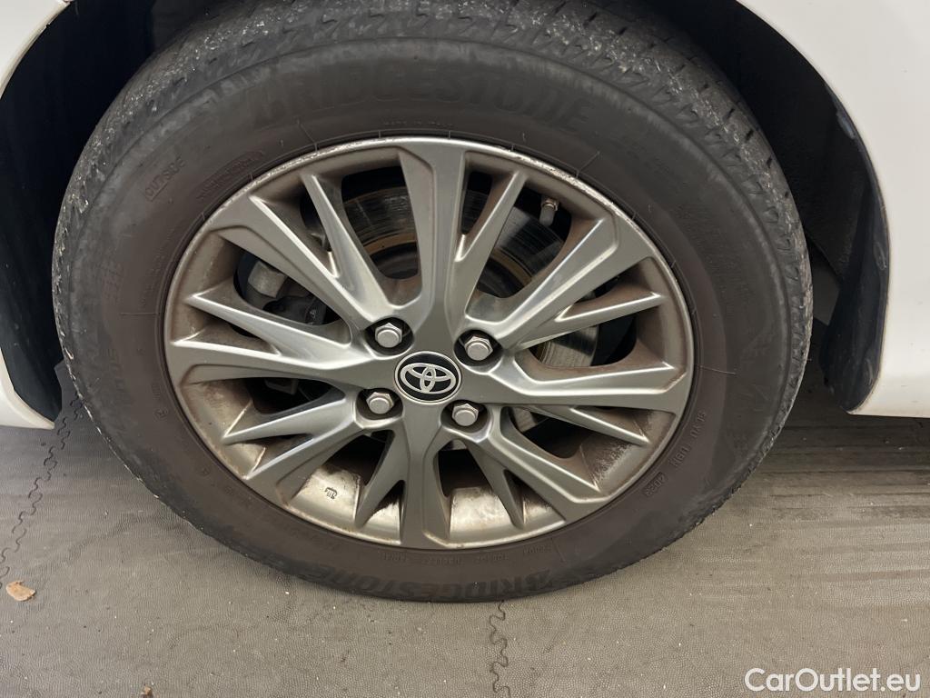  Toyota  Yaris TOYOTA  / 2017 / 5P / berlina con portón 1.5 100H Active #7