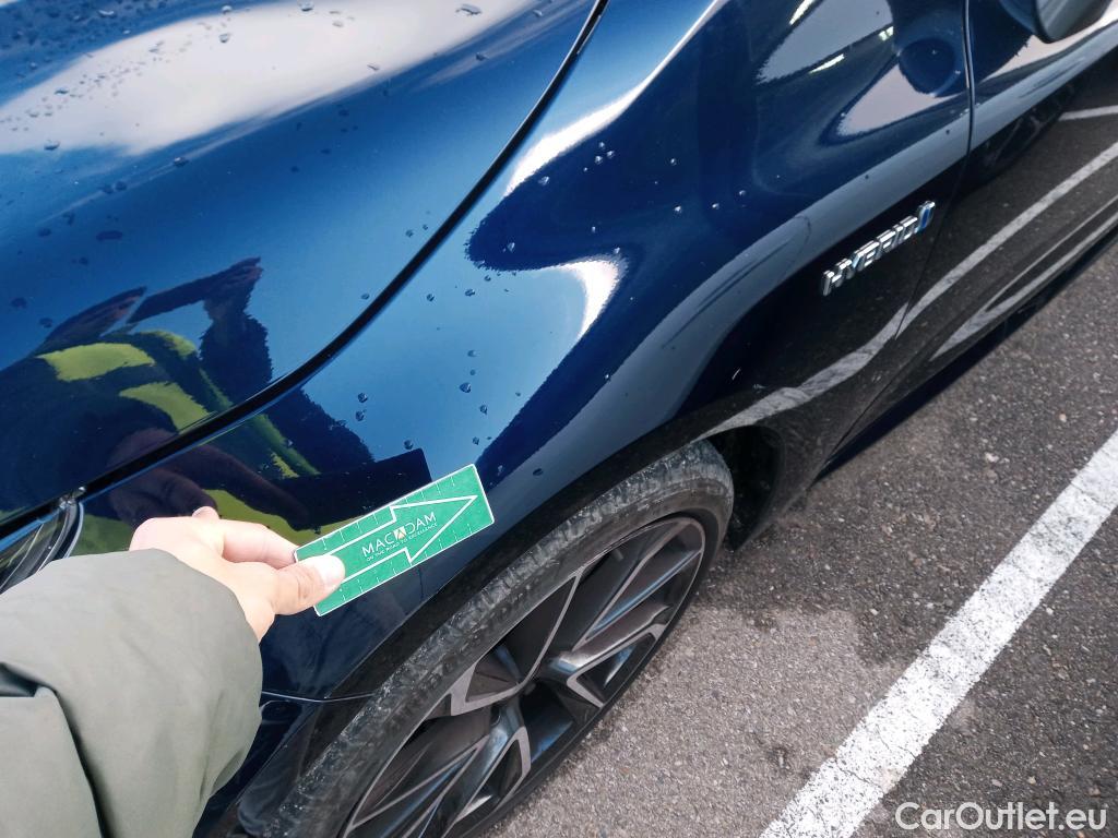  Toyota  Corolla TOYOTA  / 2019 / 5P / berlina con portón 2.0 180H ADVANCE E-CVT #16