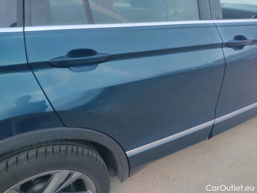  Volkswagen  Tiguan VOLKSWAGEN  / 2020 / 5P / todoterreno R-Line 2.0 TDI 110kW (150CV) DSG #35