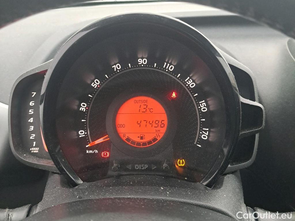  Toyota  Aygo TOYOTA  / 2018 / 5P / minicoche 1.0 70 x-play #12