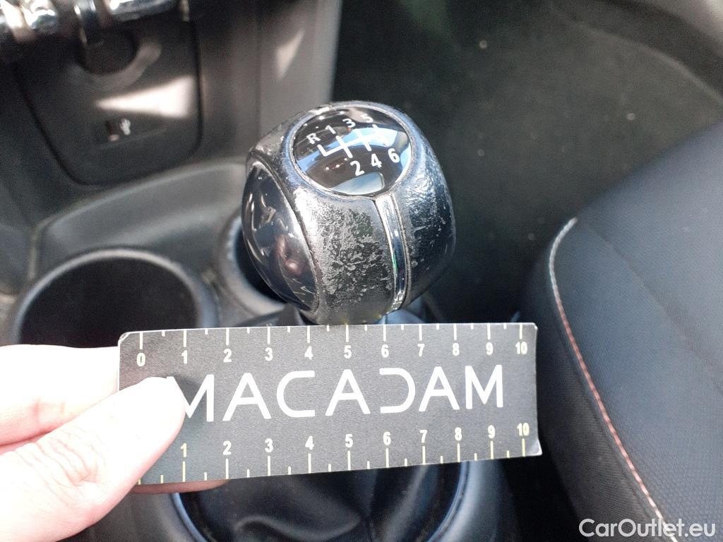  Mini  Cooper MINI MINI / 2014 / 5P / berlina con portón ONE 5 PUERTAS (CX) #24