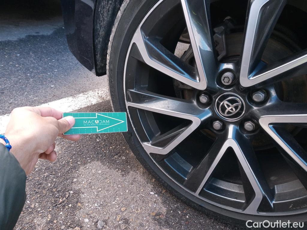  Toyota  Corolla TOYOTA  / 2019 / 5P / berlina con portón 2.0 180H ADVANCE E-CVT #10