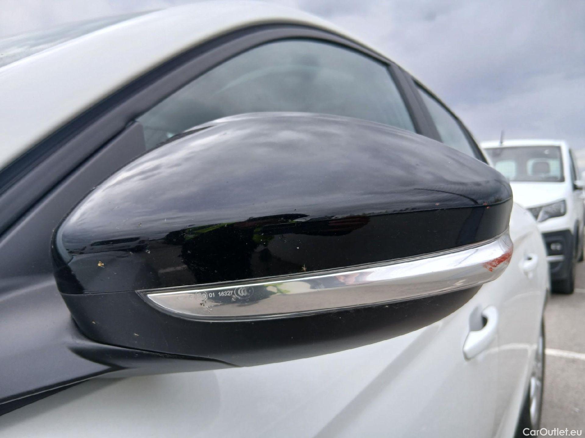  Opel  Corsa OPEL  / 2019 / 5P / berlina con portón 1.2T XHL 74kW (100CV) Edition #12