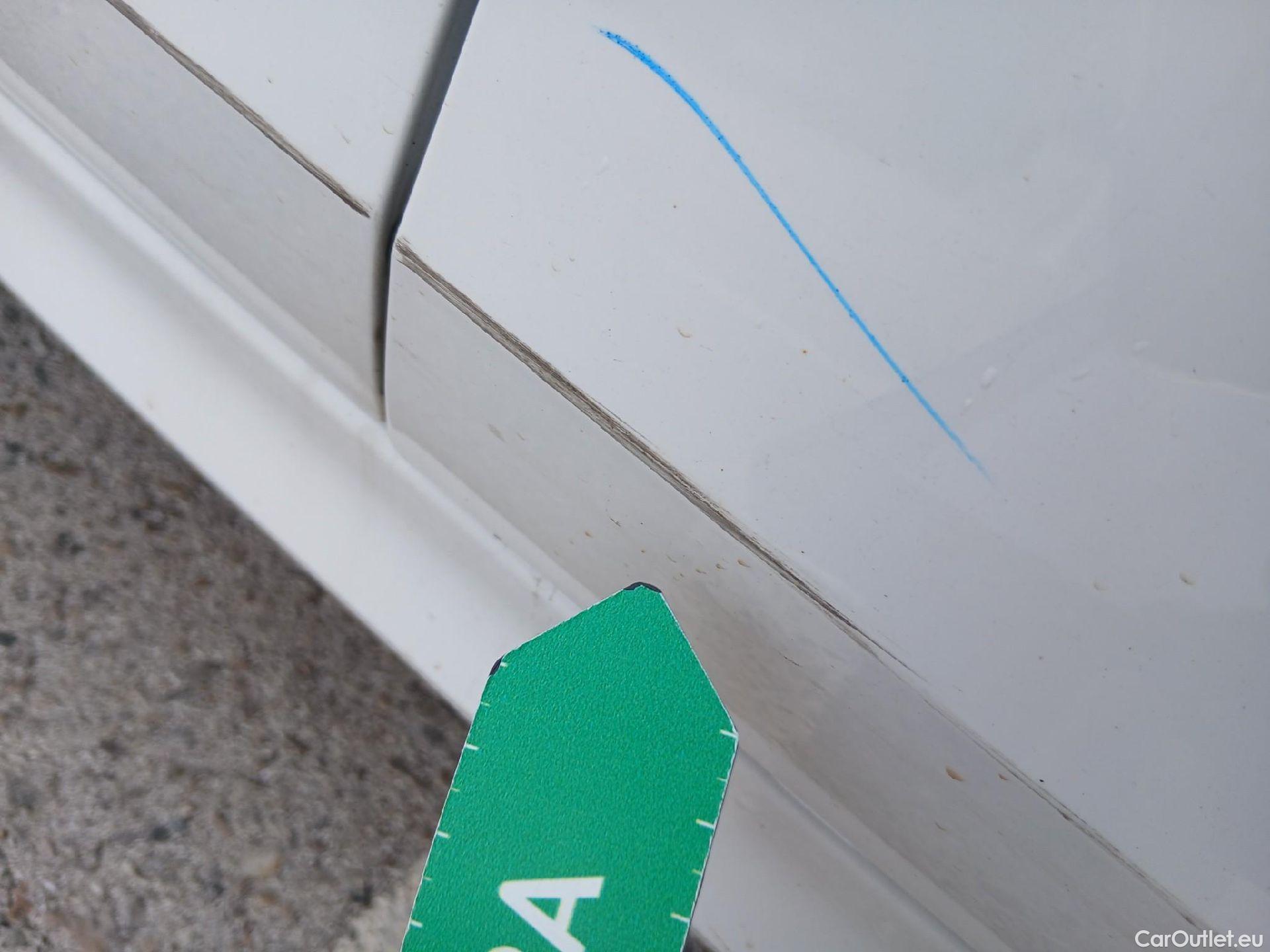  Opel  Corsa OPEL  / 2019 / 5P / berlina con portón 1.2T XHL 74kW (100CV) Edition #44