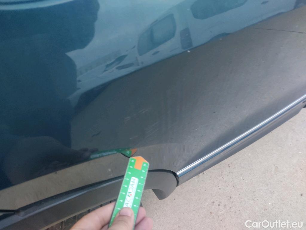  Volkswagen  Tiguan VOLKSWAGEN  / 2020 / 5P / todoterreno R-Line 2.0 TDI 110kW (150CV) DSG #37