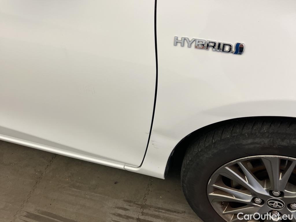  Toyota  Yaris TOYOTA  / 2017 / 5P / berlina con portón 1.5 100H Active #23