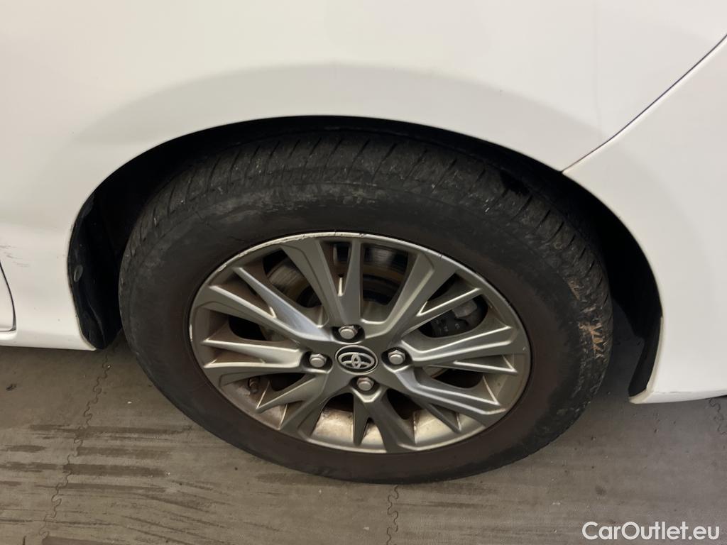  Toyota  Yaris TOYOTA  / 2017 / 5P / berlina con portón 1.5 100H Active #15