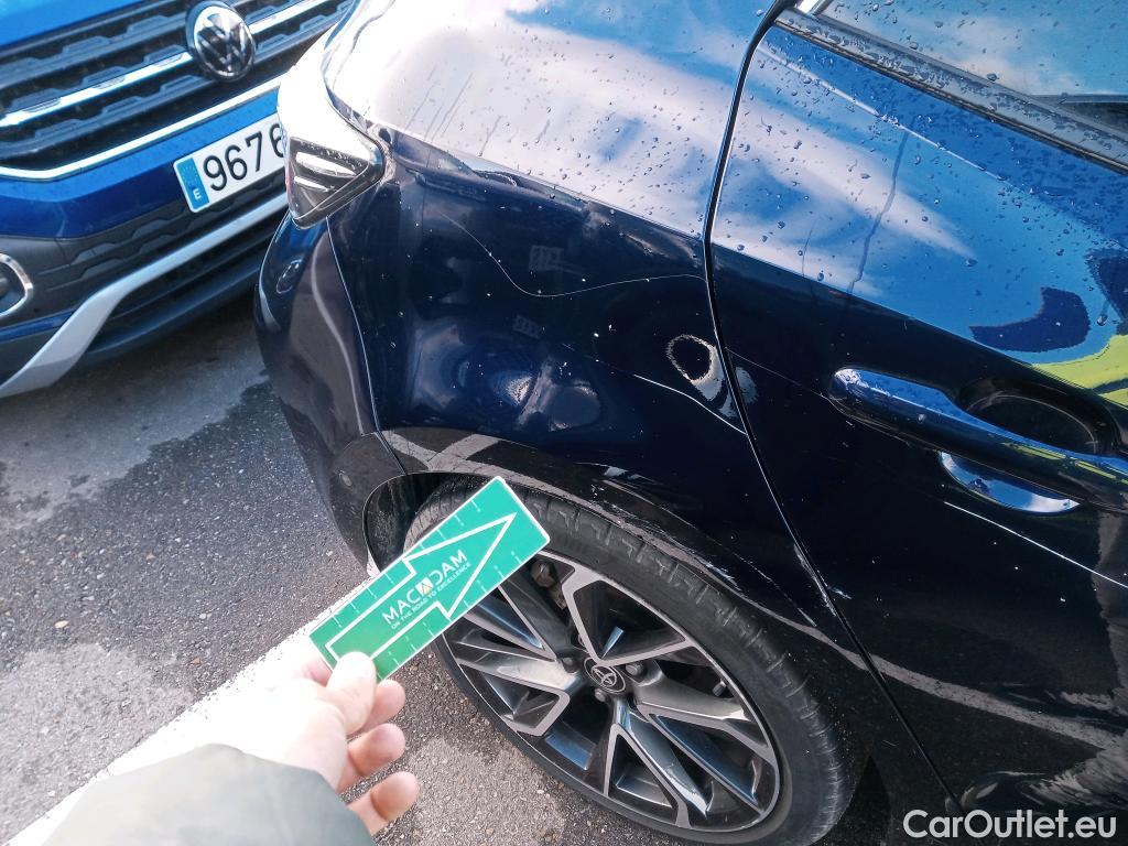  Toyota  Corolla TOYOTA  / 2019 / 5P / berlina con portón 2.0 180H ADVANCE E-CVT #4