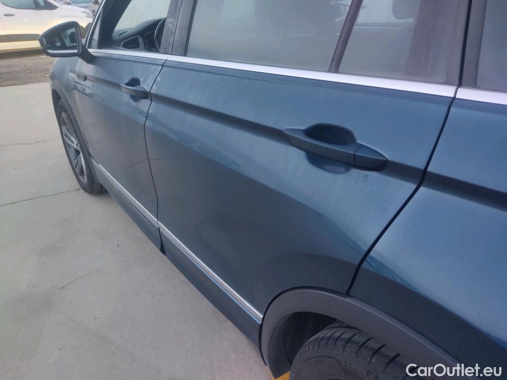  Volkswagen  Tiguan VOLKSWAGEN  / 2020 / 5P / todoterreno R-Line 2.0 TDI 110kW (150CV) DSG #40