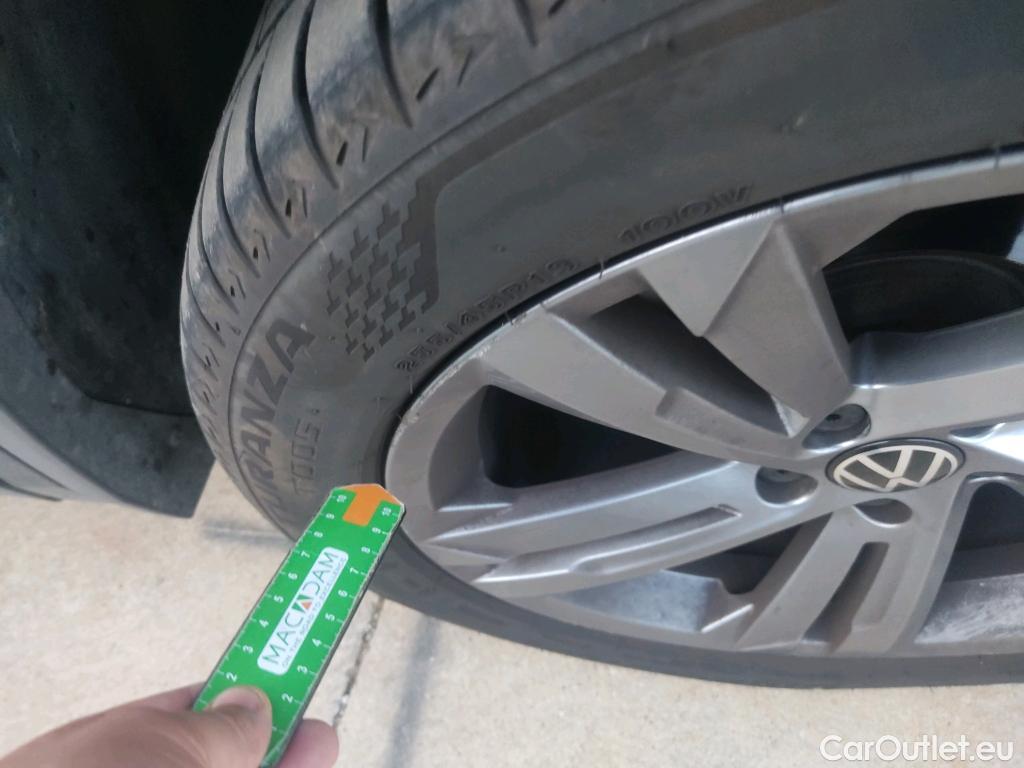  Volkswagen  Tiguan VOLKSWAGEN  / 2020 / 5P / todoterreno R-Line 2.0 TDI 110kW (150CV) DSG #14