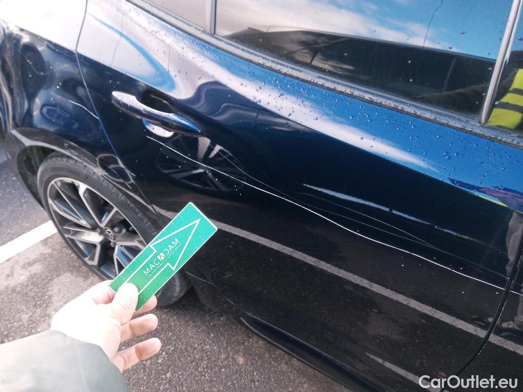  Toyota  Corolla TOYOTA  / 2019 / 5P / berlina con portón 2.0 180H ADVANCE E-CVT #28