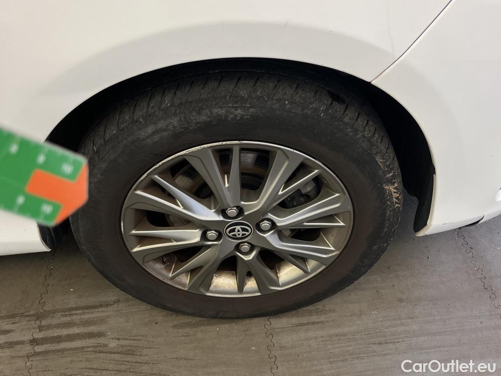  Toyota  Yaris TOYOTA  / 2017 / 5P / berlina con portón 1.5 100H Active #10