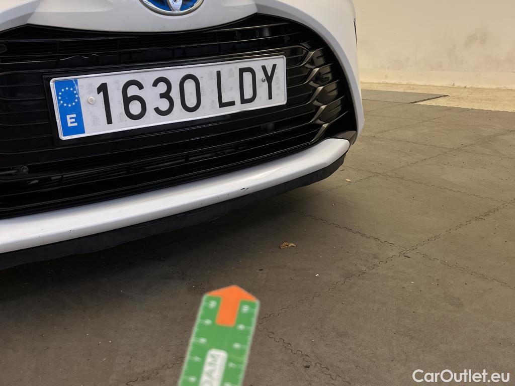  Toyota  Yaris TOYOTA  / 2017 / 5P / berlina con portón 1.5 100H Active #22