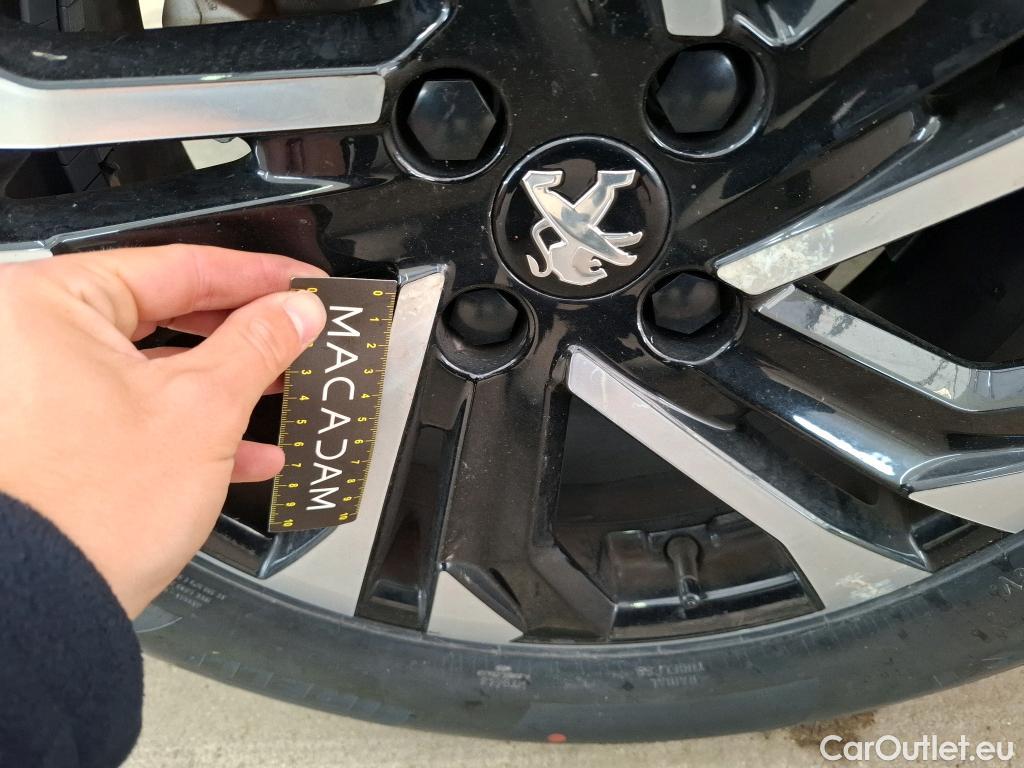  Peugeot  2008  Allure Business 1.5 HDi 130CV BVA8 E6d #55