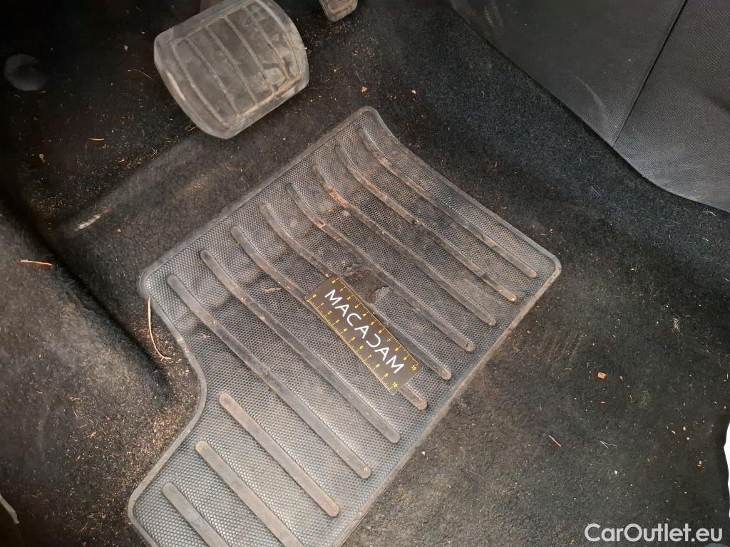  Peugeot  2008  Allure Business 1.5 HDi 130CV BVA8 E6d #32