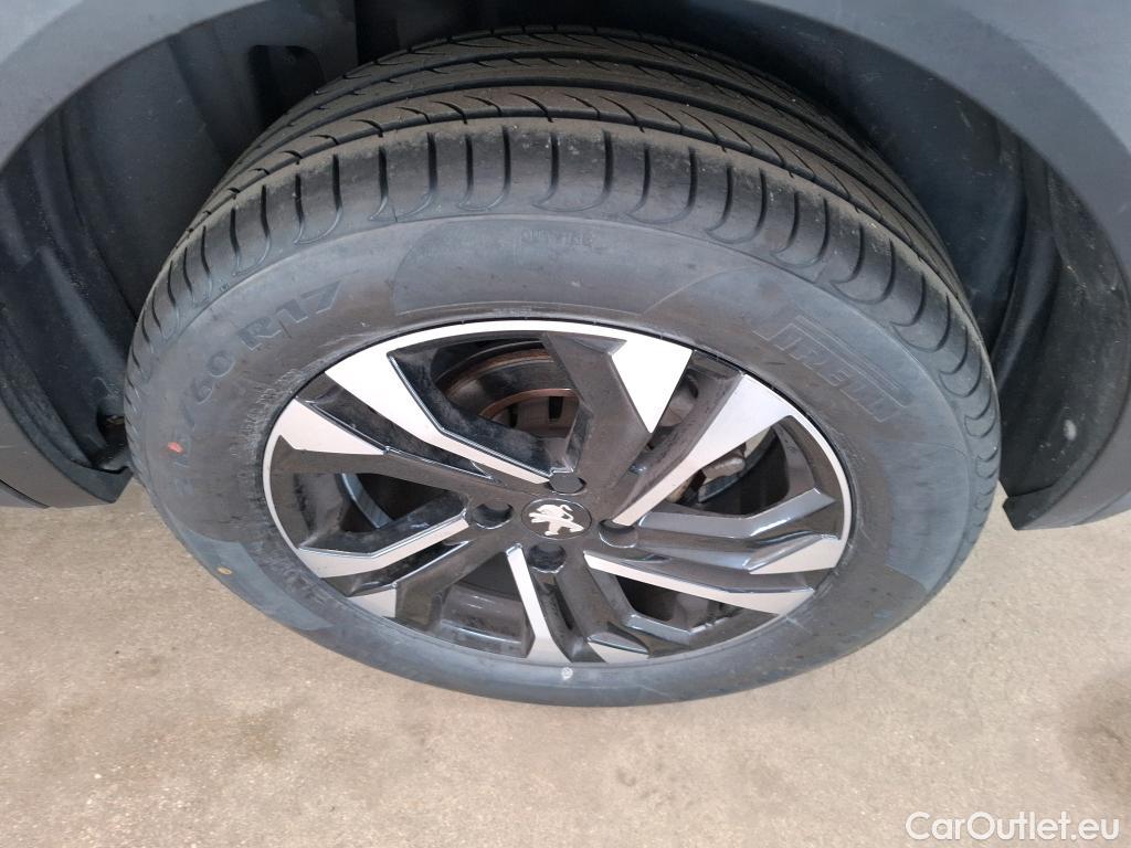  Peugeot  2008  Allure Business 1.5 HDi 130CV BVA8 E6d #24