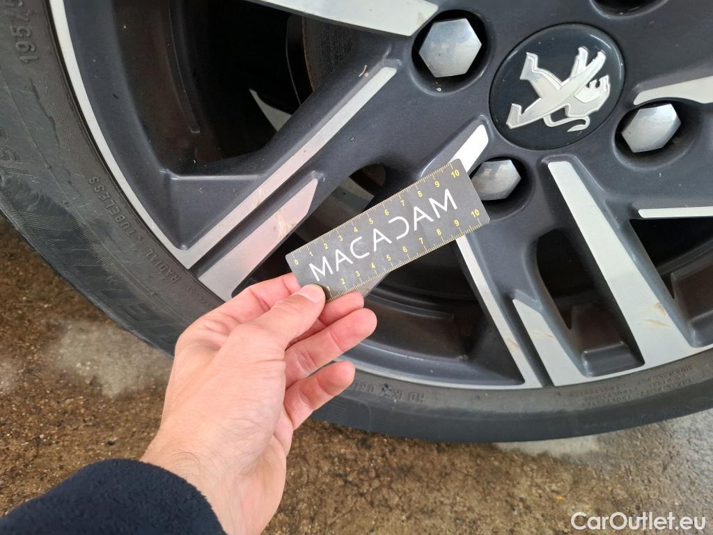  Peugeot  208  Allure Business 1.5 HDi 100CV BVM6 E6d #47