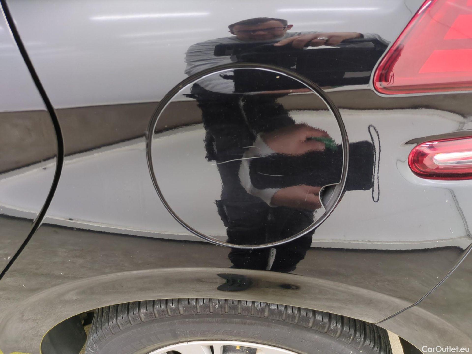  Peugeot  208  Affaire Premium Pack 1.5 HDi 100CV BVM5 E6dT #39