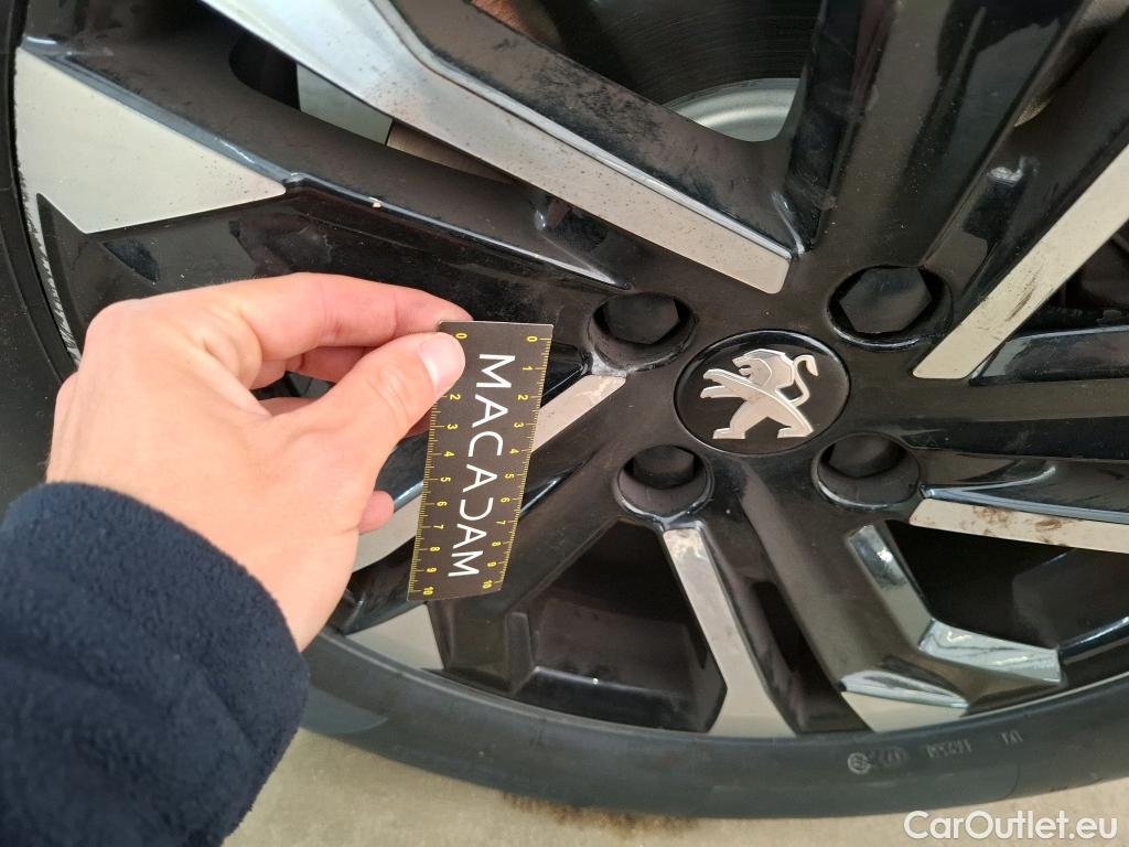  Peugeot  2008  Allure Business 1.5 HDi 130CV BVA8 E6d #61