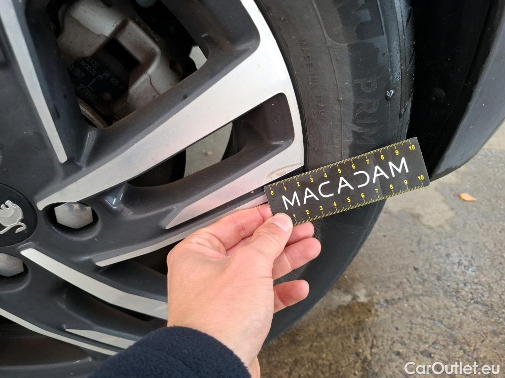  Peugeot  208  Allure Business 1.5 HDi 100CV BVM6 E6d #42