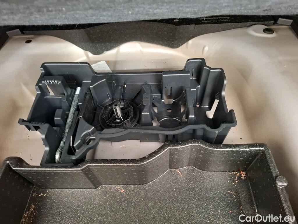  Peugeot  2008  Allure Business 1.5 HDi 130CV BVA8 E6d #22