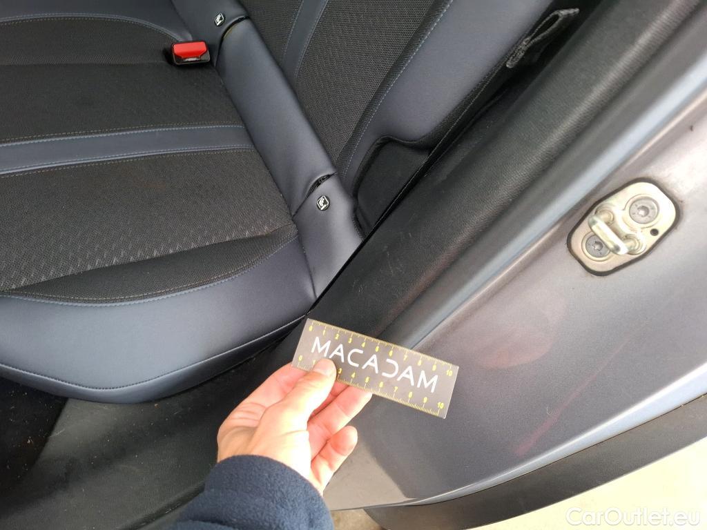  Peugeot  2008  Allure Business 1.5 HDi 130CV BVA8 E6d #50