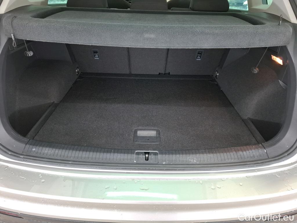  Volkswagen  Tiguan VOLKSWAGEN  / 2016 / 5P / SUV 2.0 TDI 150 DSG7 Confortline Business #2