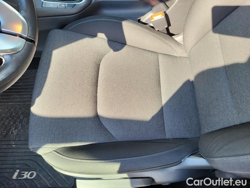  Hyundai  i30  (PD)(01.2017  ->)  kom.1.6CRDi 115 Smart #13