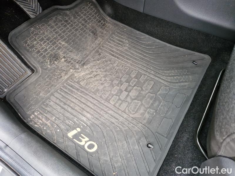  Hyundai  i30   cw (PD)(2017->)  kom.1.6CRDi 115 Smart #11