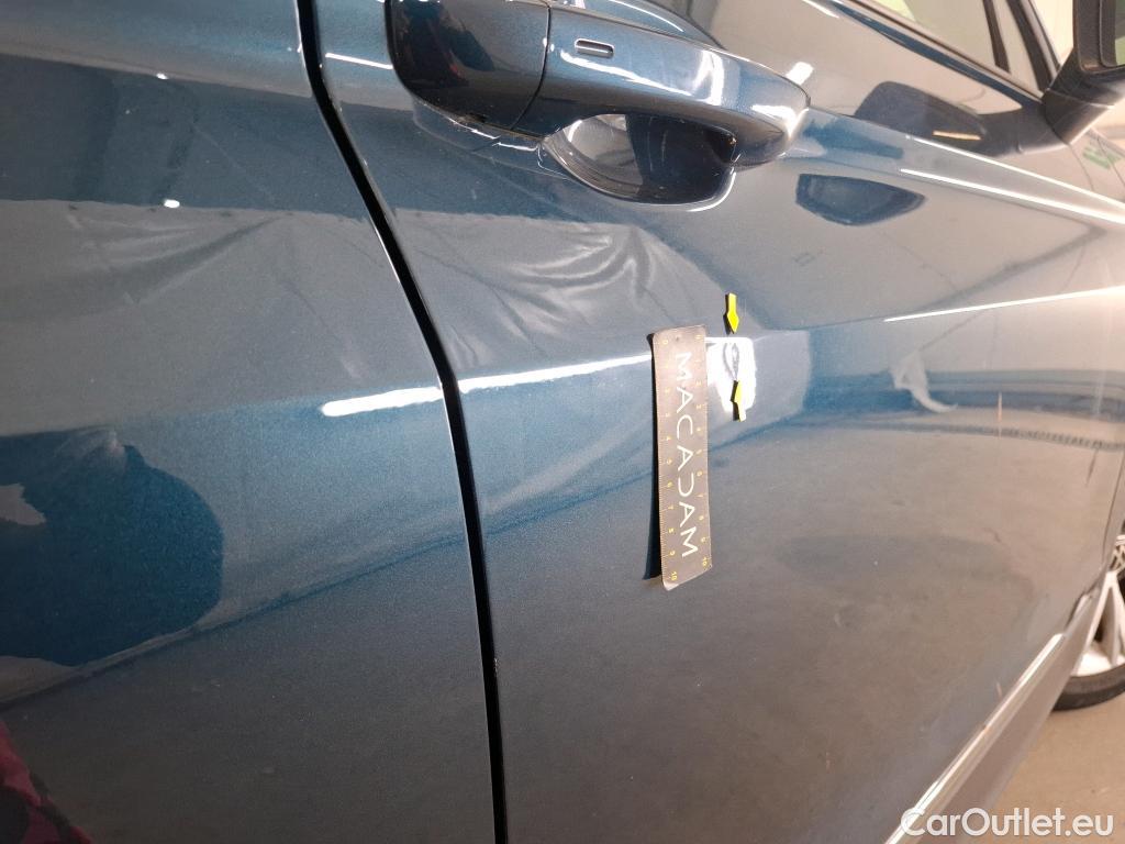  Volkswagen  Tiguan VOLKSWAGEN  / 2020 / 5P / SUV 2.0 TDI 150 DSG7 Life Business #17