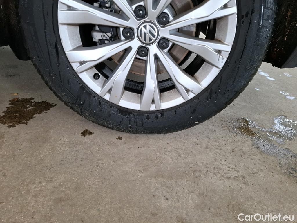  Volkswagen  Tiguan VOLKSWAGEN  / 2016 / 5P / SUV 2.0 TDI 150 DSG7 Confortline Business #15