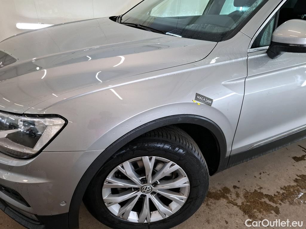  Volkswagen  Tiguan VOLKSWAGEN  / 2016 / 5P / SUV 2.0 TDI 150 DSG7 Confortline Business #36