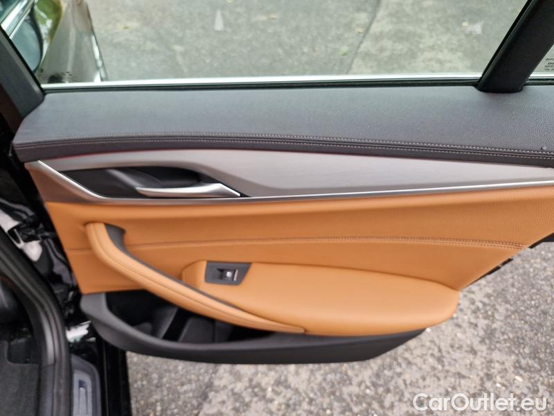  Bmw  Serie 5  Lim. (G30)  (2016->) 530d xDrive AT #11
