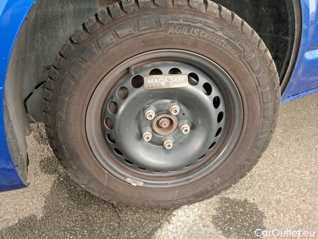  Volkswagen  Transporter VOLKSWAGEN  / 2019 / 4P / Fourgon tôlé 2.0 TDi 150 DSG7 L2H1 Business Plus #18