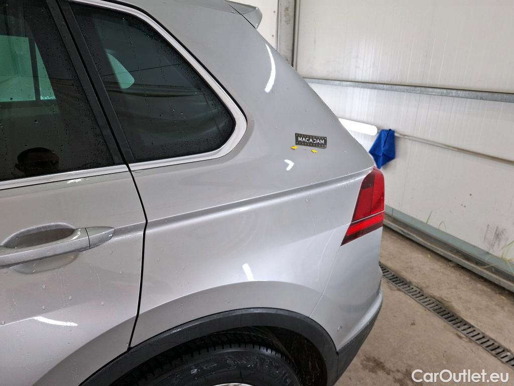  Volkswagen  Tiguan VOLKSWAGEN  / 2016 / 5P / SUV 2.0 TDI 150 DSG7 Confortline Business #43